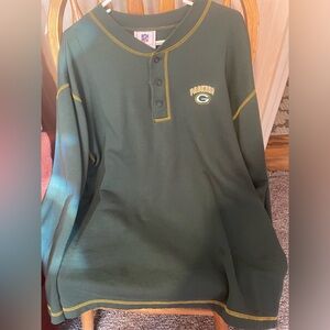 NFL Green Bay Packer sweatshirt, long sleeves, green with yellow stitching